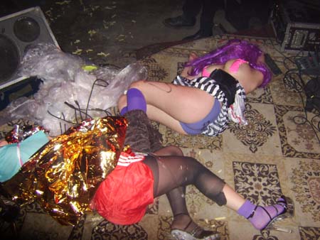 team plastique dead again