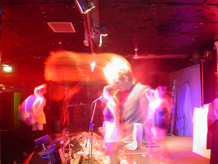 plastique on stage