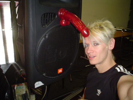 banging speaker