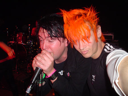 axel and daz on stage at packed zoo