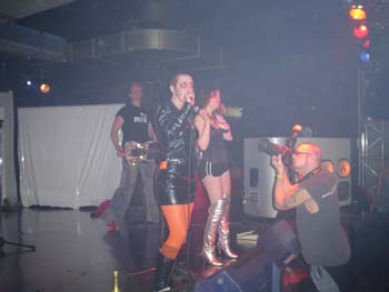 team plastique onstage