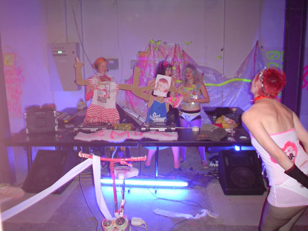 electrotrash @  smirk